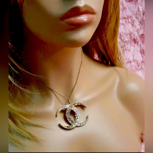 Chanel Necklace - Picture 2 of 5